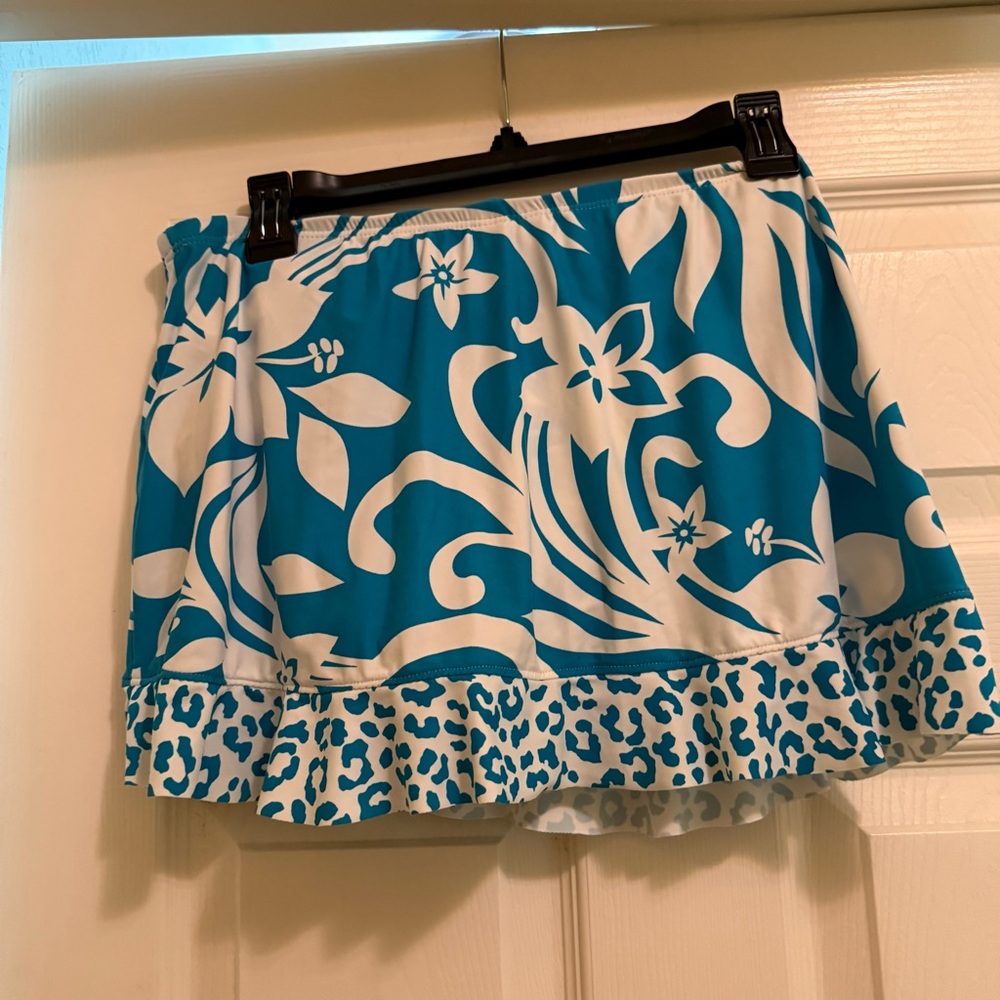 NWT Blue and White Floral Swim Skirt Size Medium